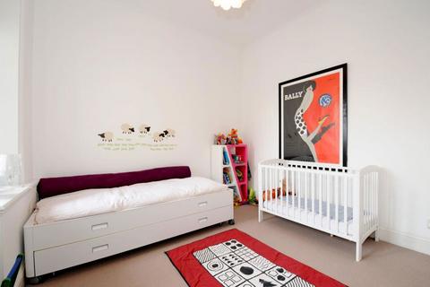 2 bedroom flat for sale, Alexandra Court, London W9