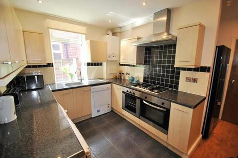 5 bedroom terraced house to rent, Cranmer Road, London E7
