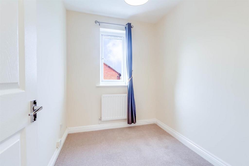 3-bed-house-hucclecote7.jpg