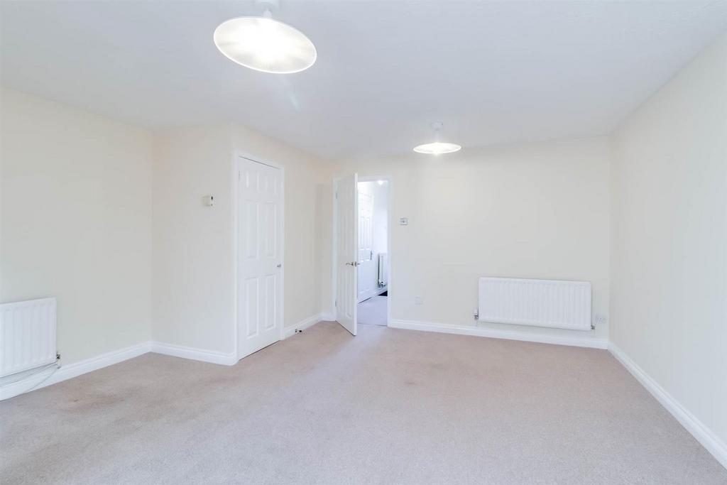 3-bed-house-hucclecote5.jpg