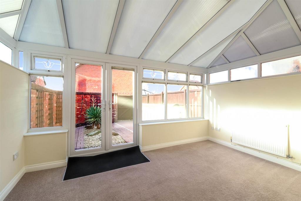 3-bed-house-hucclecote4.jpg