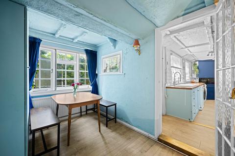 Cromlix Cottage Summer Hill, Chislehurst, BR7 5NZ