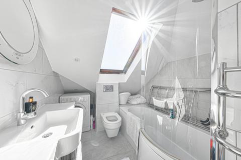 3 bedroom flat to rent, Thurlow Road, Hampstead, London