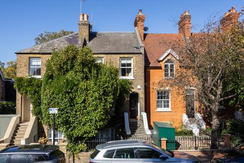 3 bedroom flat for sale, Medfield Street, Putney, London