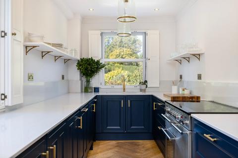 3 bedroom flat for sale, Medfield Street, Putney, London