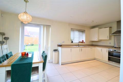 3 bedroom detached house for sale, Tarn Close, Willenhall