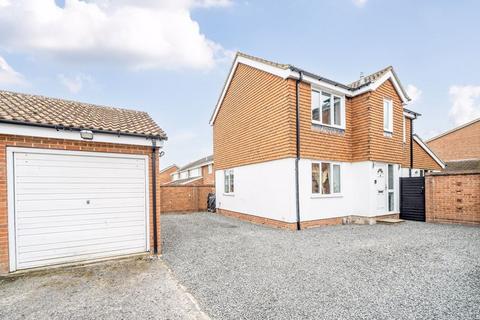 3 bedroom detached house for sale, Blenheim Gardens, Grove