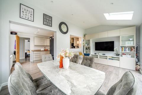 3 bedroom detached house for sale, Blenheim Gardens, Grove