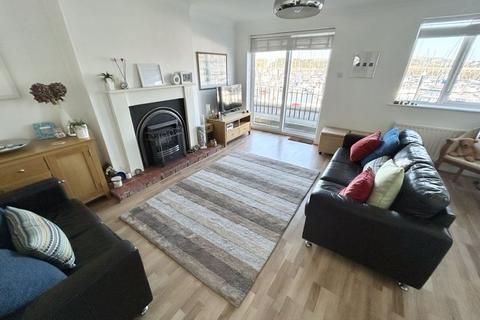 3 bedroom end of terrace house for sale, Telford Close, Conwy Marina