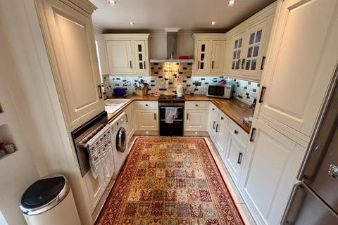 4 bedroom detached house for sale, Pine Ridge, Southfields, Northampton NN3
