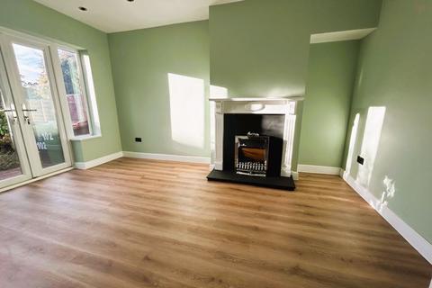 3 bedroom semi-detached house for sale, Commonside, Brownhills, Walsall WS8 7AT