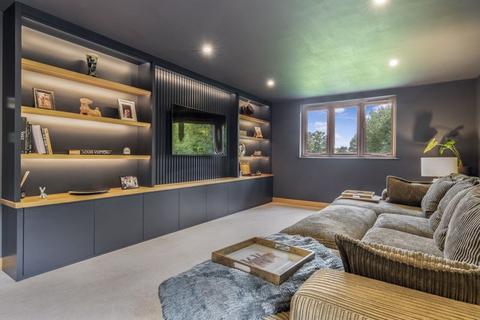 6 bedroom detached house for sale, Pluckley Road, Smarden
