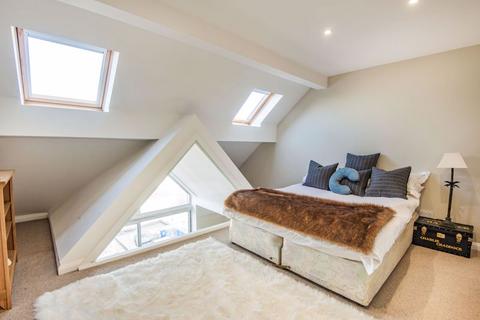 2 bedroom apartment for sale, Sydenham Road, Guildford