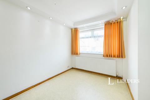 5 bedroom bungalow to rent, Milton Road, CR3