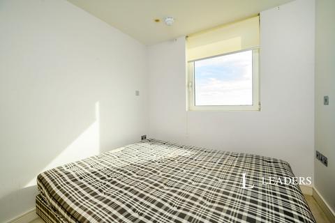 2 bedroom flat to rent, No 1 Building, Gunwharf Quays, Portsmouth, PO1