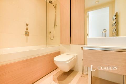 2 bedroom flat to rent, No 1 Building, Gunwharf Quays, Portsmouth, PO1