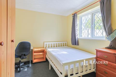 1 bedroom in a house share to rent, Baverstock Road, Wallisdown, BH12