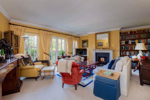 2 bedroom apartment for sale, Palmerstone Court, Virginia Water GU25