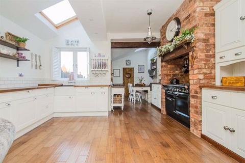 3 bedroom terraced house for sale, Church Street, Burntwood WS7