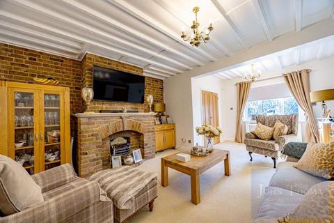 undefined, Grange Crescent, Chigwell IG7