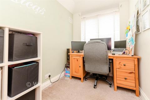 129 Raeburn Road, Sidcup, DA15 8RE
