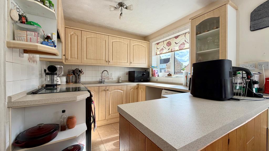 Kitchen2.jpg