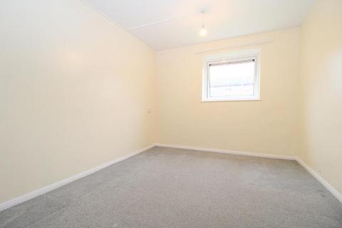 undefined, Ross Close, Farley Hill, Luton, Bedfordshire, LU1 5RB