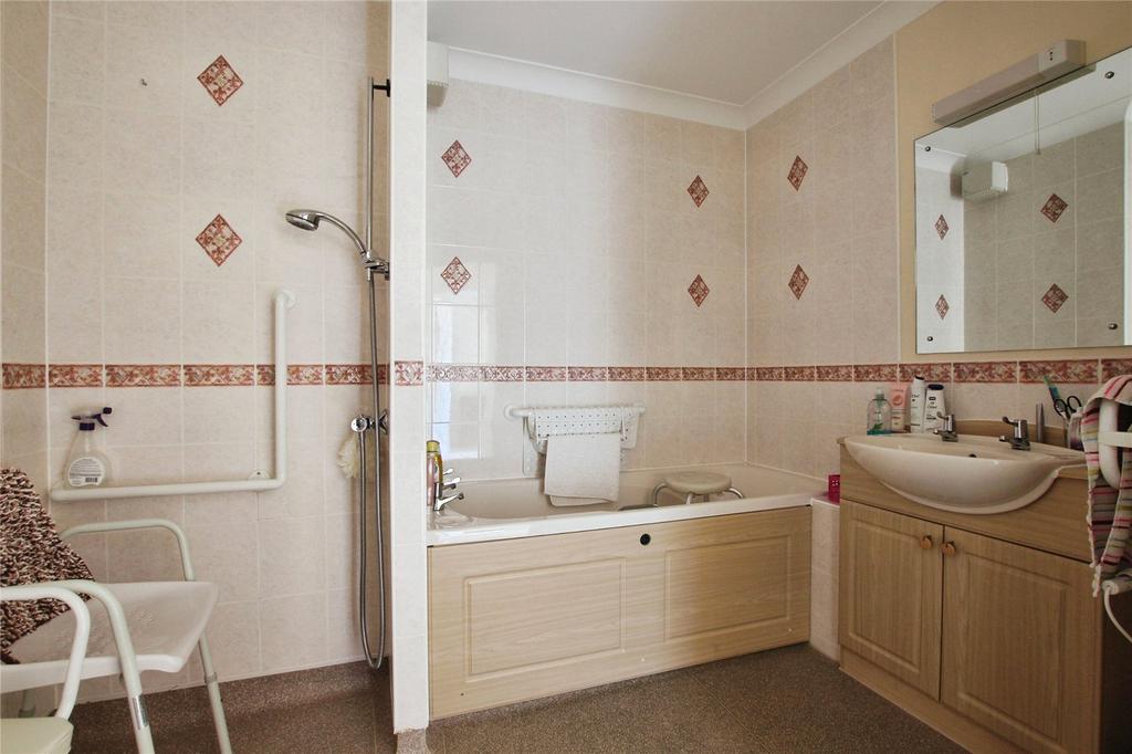 Bath/Shower Room