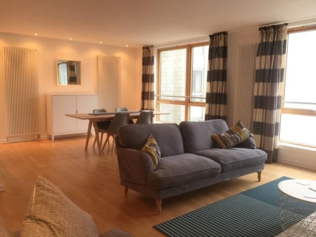 Gardners Crescent - Lounge