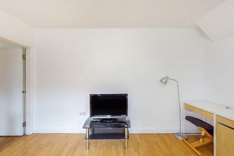 2 bedroom flat to rent, NW1