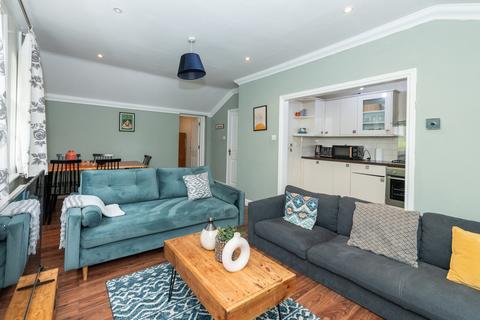 2 bedroom flat to rent, London Road, Reading, RG1