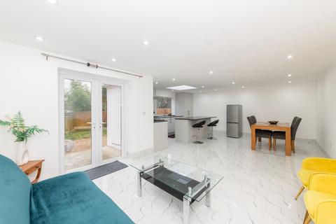 undefined, Gipsy Lane, Wokingham, RG40