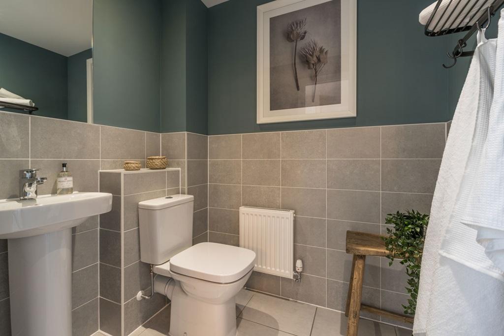 Spacious downstairs cloakroom