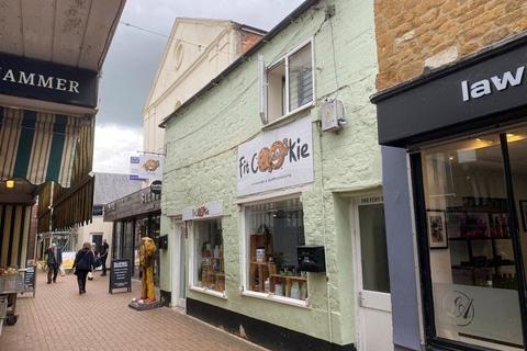 Office to rent, 37-38 Church Ln Banbury OX16 5LX