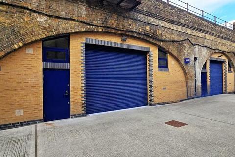 Distribution warehouse to rent, Tent St London E1 5DZ