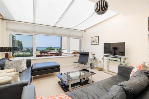 2 bedroom apartment to rent, Baring Road, Cowes