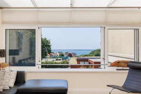 2 bedroom apartment to rent, Baring Road, Cowes