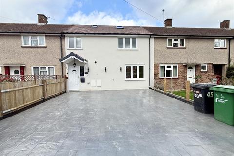 1 bedroom in a house share to rent, The Frithe, Slough