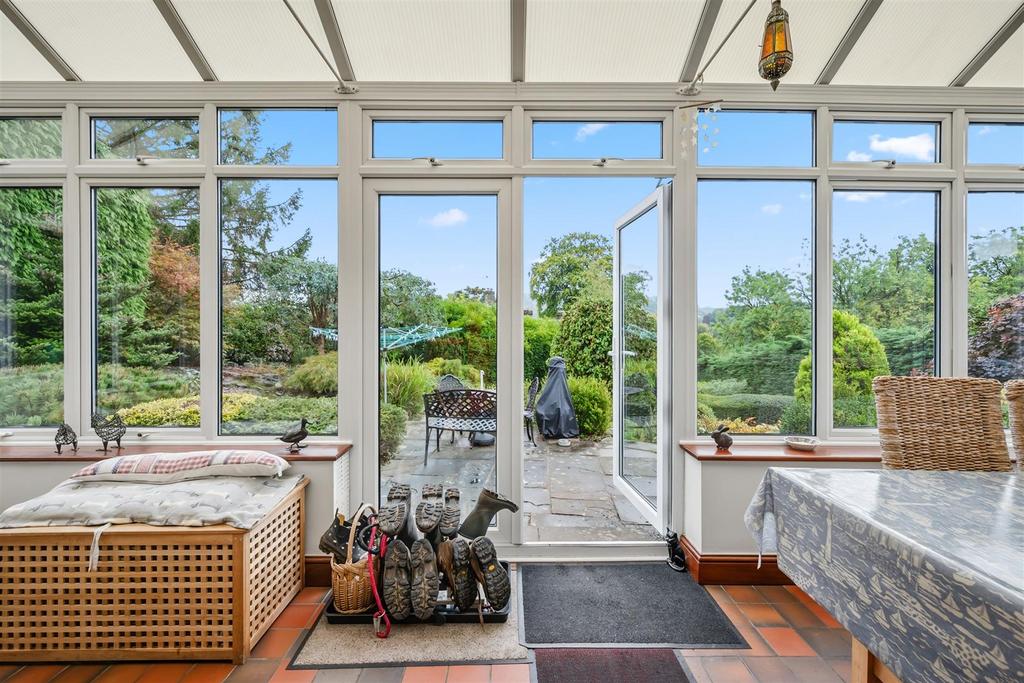 Garden Room to garden.jpg