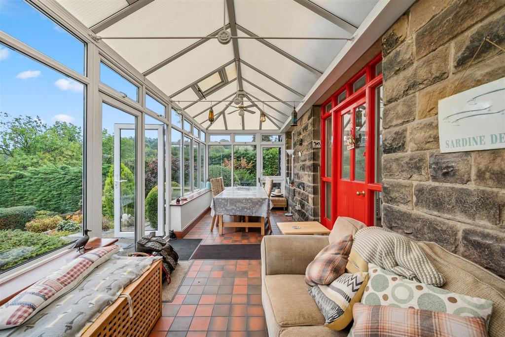 Garden Room - seating to dining area.jpg
