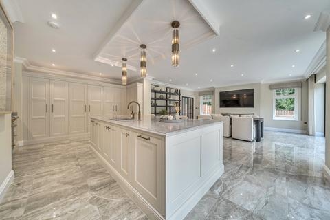 4 Hall Drive, Middleton, Manchester, M24 1NA