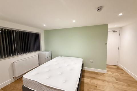 1 bedroom in a house share to rent, The Frithe, Slough
