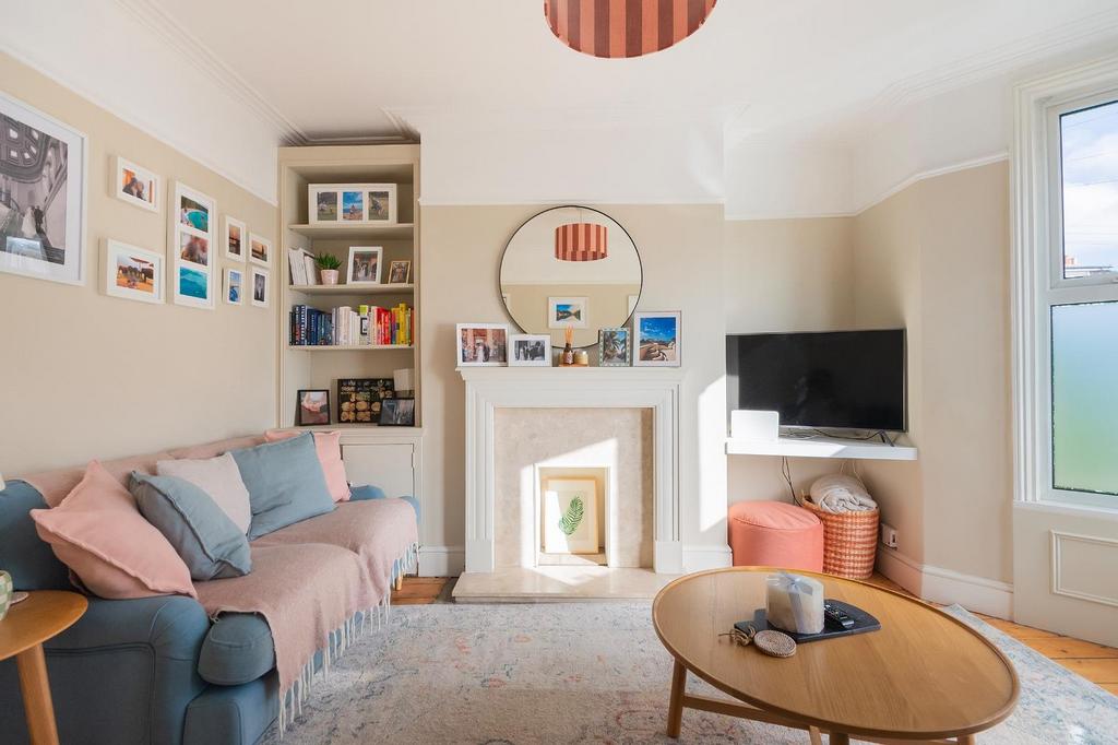 0 G6 PABN - Living Room A.jpg