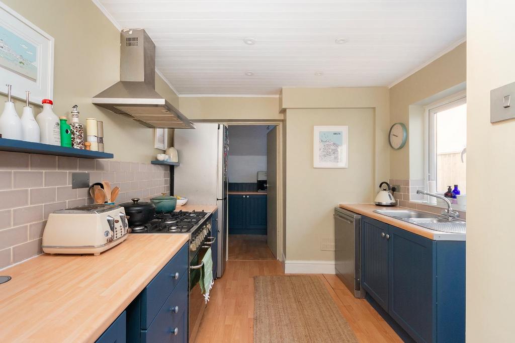 0 G6 PABN - Kitchen E.jpg