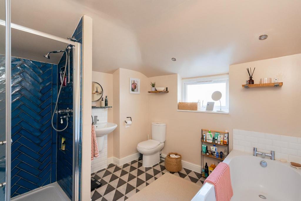 0 G6 PABN - Bathroom C.jpg