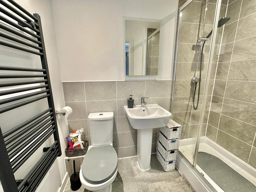 En Suite Shower Room