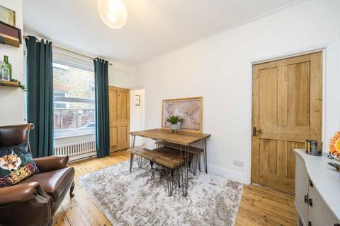 3 bedroom maisonette for sale, Stapleton Road, London SW17