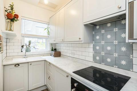 3 bedroom maisonette for sale, Stapleton Road, London SW17