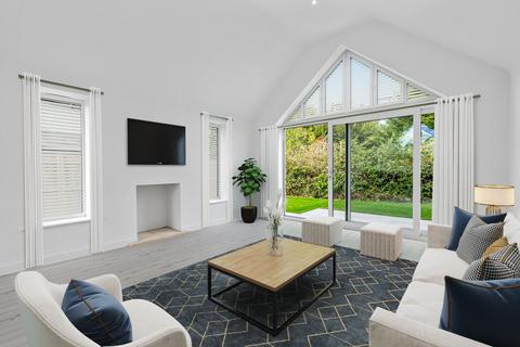 2 bedroom detached bungalow for sale, Cheltenham Road , Kinsham , Tewkesbury , GL20
