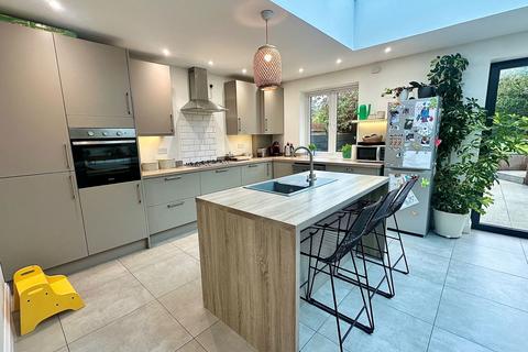 24 Barons Way, Northampton, NN2 8HP